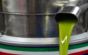 Las almazaras han sacado ya al mercado el 82% del aceite de esta campaña