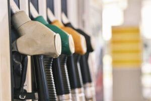 El transporte pide aplicar ya la cláusula del gasóleo ante Ormuz