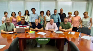 Murcia firma un nuevo convenio colectivo del tomate hasta 2027