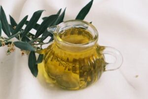 Los envasadores de aceite cierran el semestre con salidas estables tras el ajuste de la campaña anterior