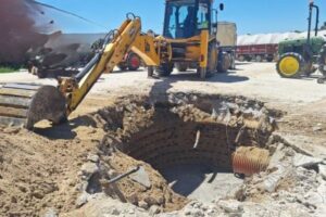 La CHG clausura tres pozos ilegales ocultos bajo hormigón en el entorno de Doñana