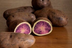Nueva variedad de patata de color púrpura para el mercado de chips