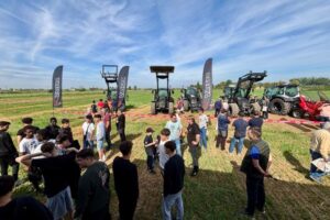 Valtra SmartTour 2026 recorre más de 4.000 kilómetros por el campo español